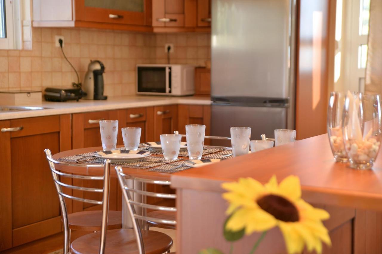 Domelia'S Luxury Apartments Near Airport & Beach Artemida  Dış mekan fotoğraf