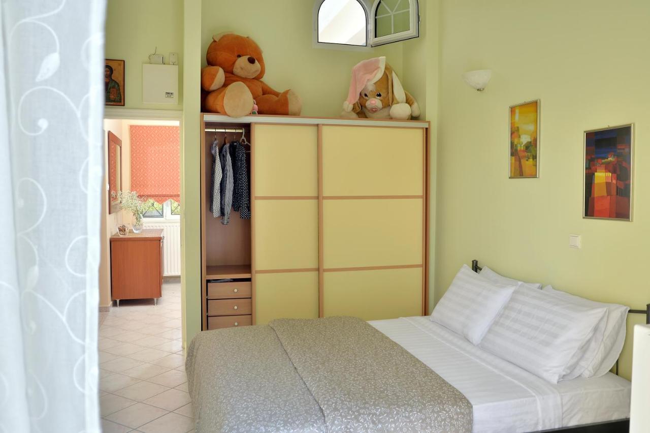 Domelia'S Luxury Apartments Near Airport & Beach Artemida  Dış mekan fotoğraf