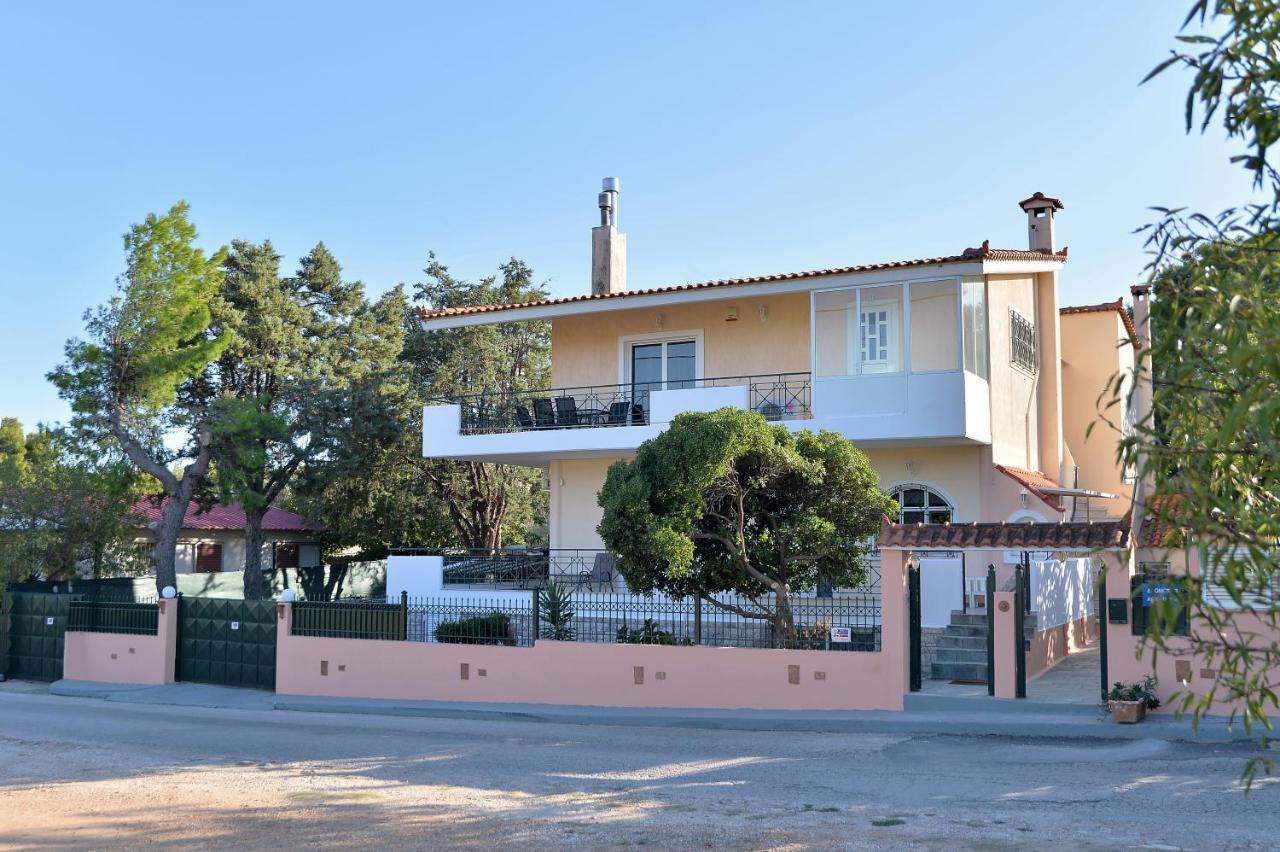 Domelia'S Luxury Apartments Near Airport & Beach Artemida  Dış mekan fotoğraf