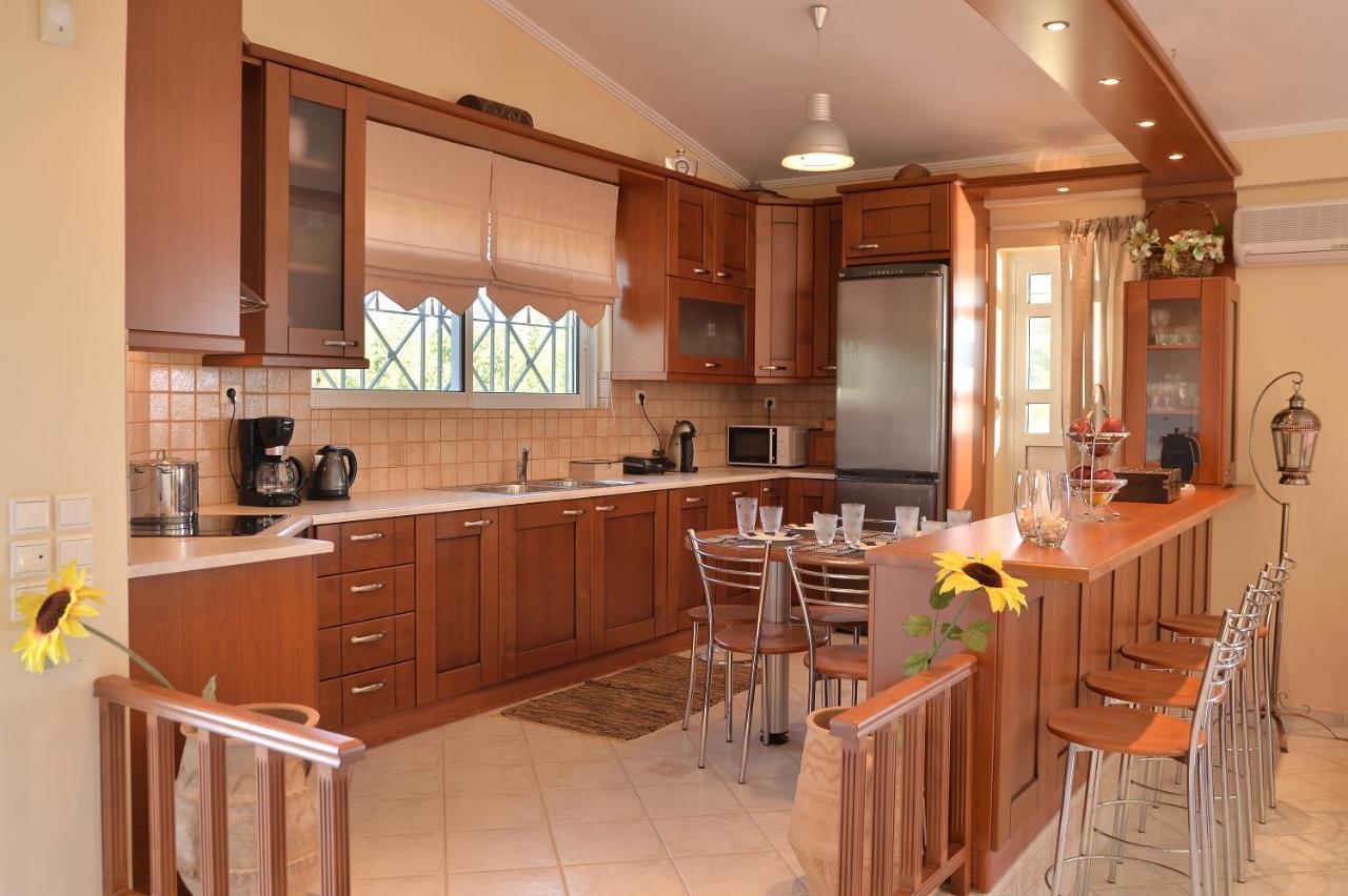 Domelia'S Luxury Apartments Near Airport & Beach Artemida  Dış mekan fotoğraf