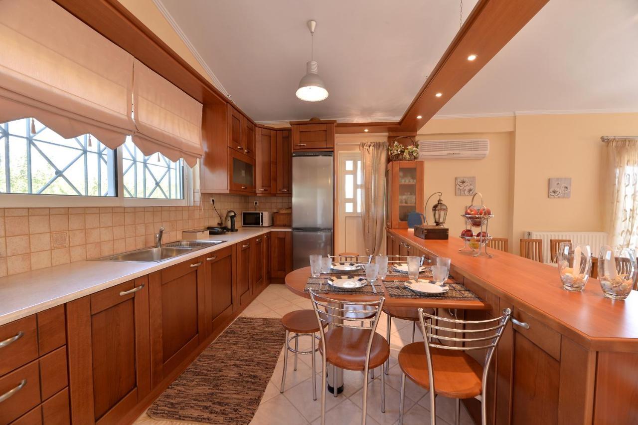 Domelia'S Luxury Apartments Near Airport & Beach Artemida  Dış mekan fotoğraf