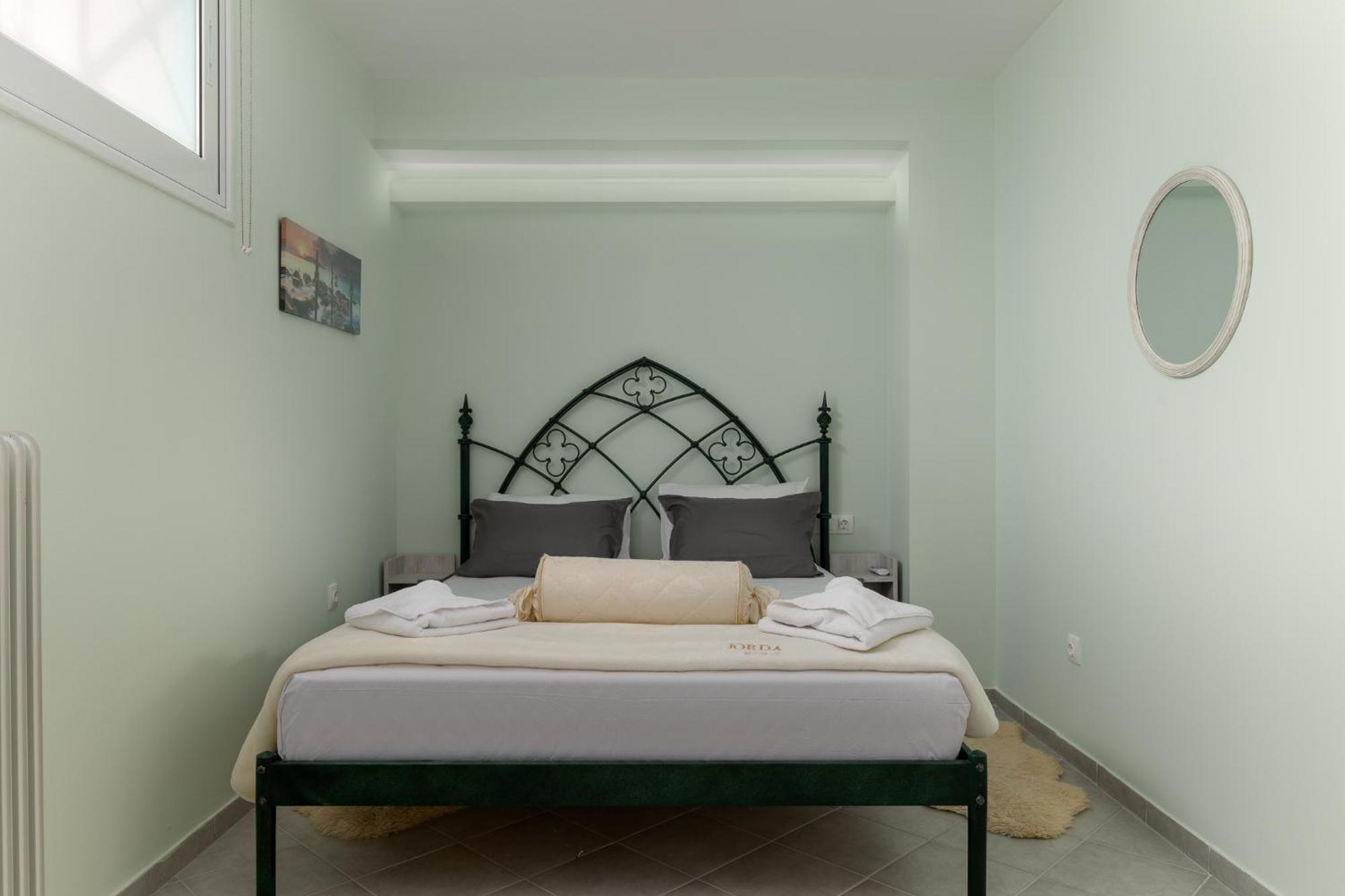 Domelia'S Luxury Apartments Near Airport & Beach Artemida  Dış mekan fotoğraf